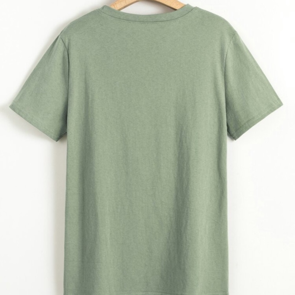 CLEARANCE Green Sunflower ‘Let It Be’ Casual Graphic Tee - Picture 3 of 3